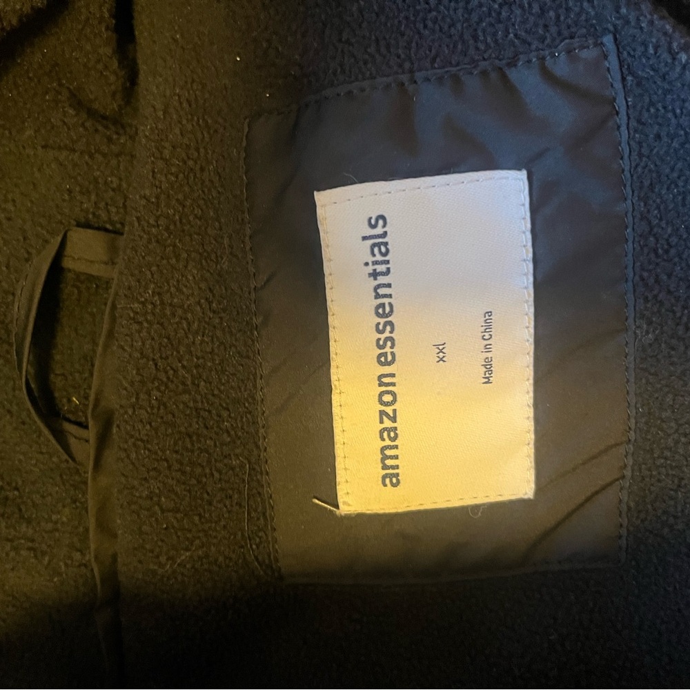 Amazon Essentials Black Puffer Jacket - Picture 2 of 3
